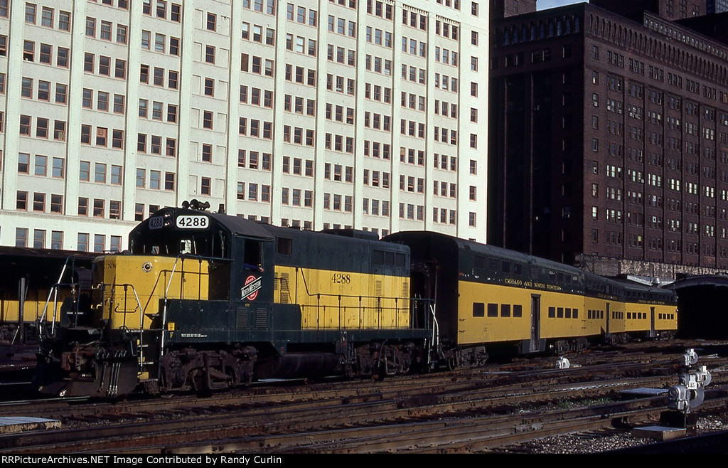 CNW 4288 at Chicago